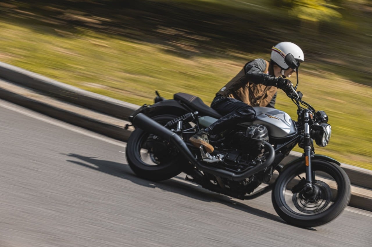 Moto Guzzi V7 Centenario e Triumph Street Twin: questione di PEDIGREE